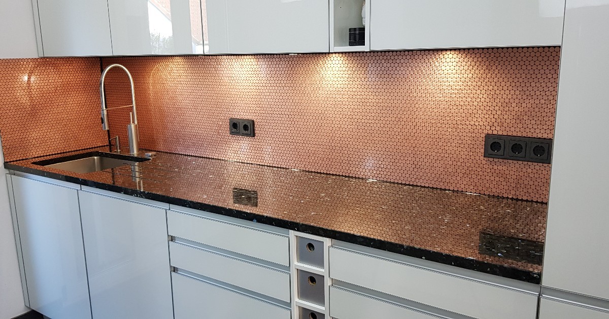 Granit mit Kupferakzent